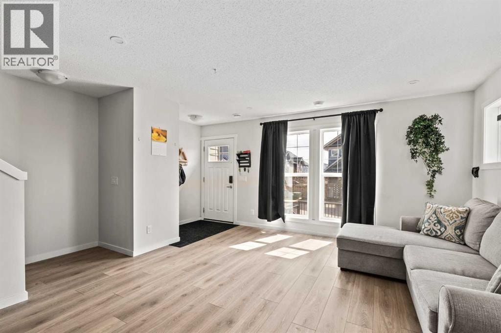 463 Cranbrook Square SE — photo 11