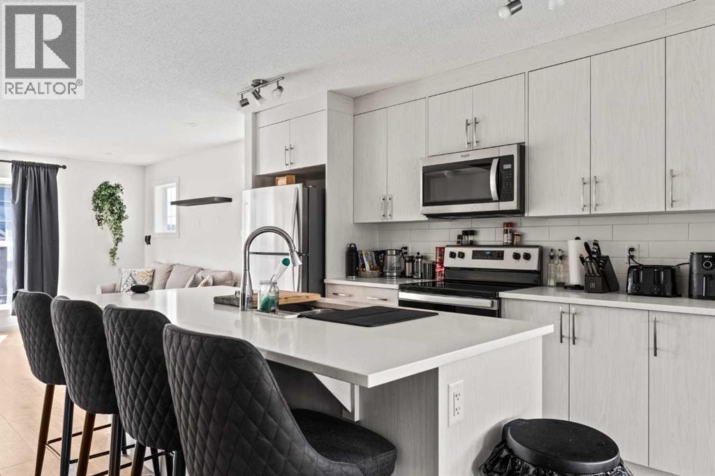 463 Cranbrook Square SE — photo 8
