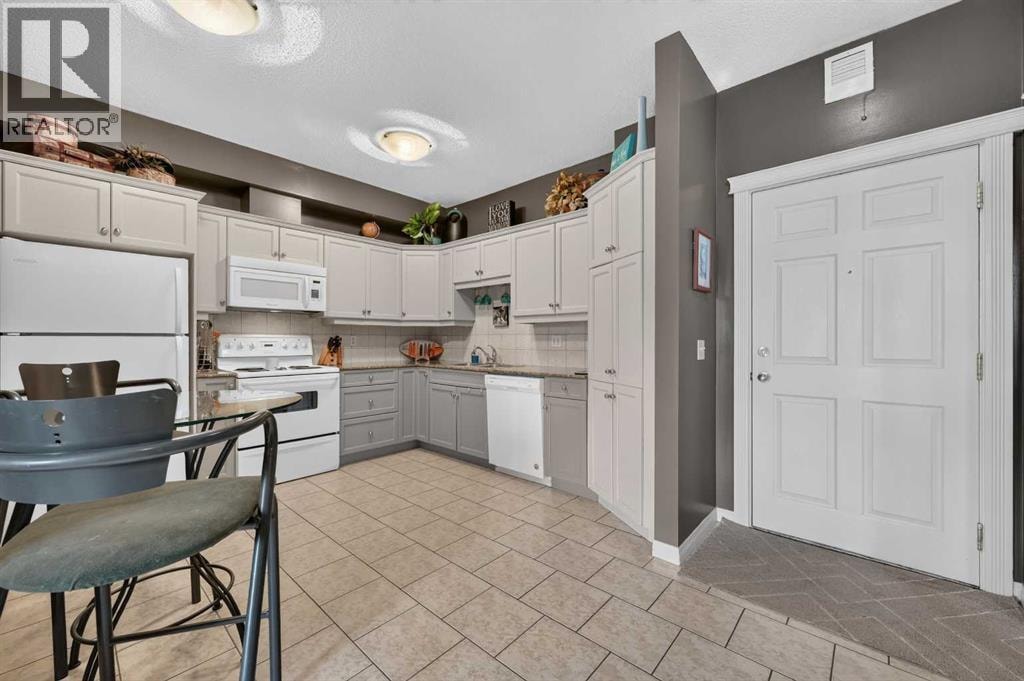 205, 1507 Centre A Street NE — photo 11