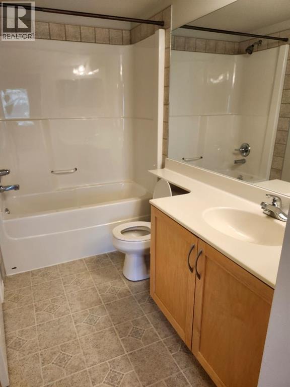 201, 390 MARINA Drive — photo 7