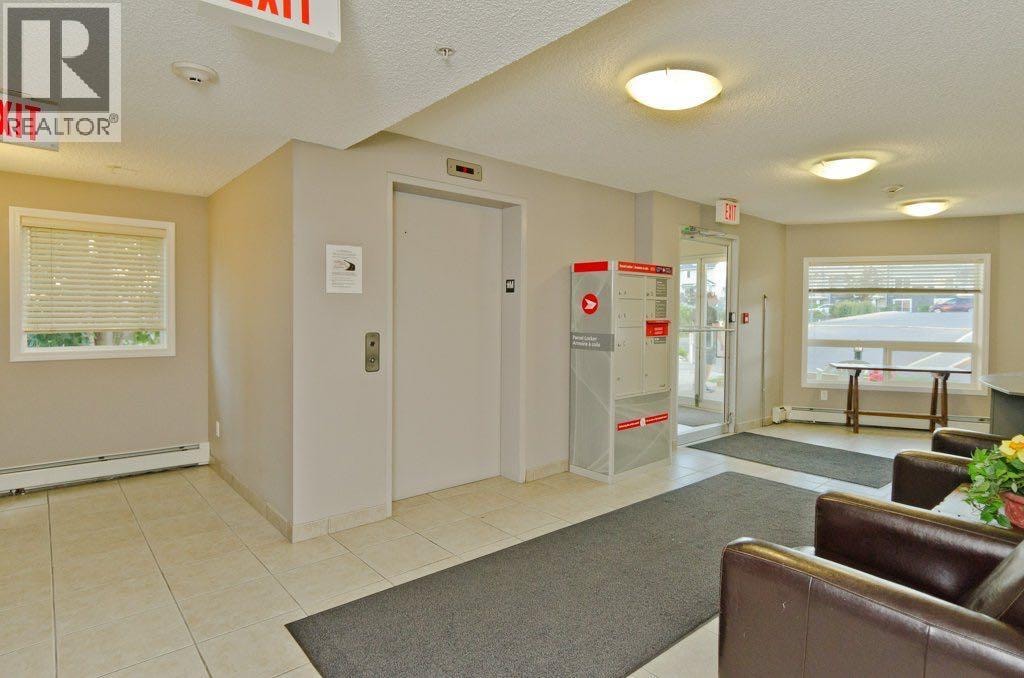 201, 390 MARINA Drive — photo 20