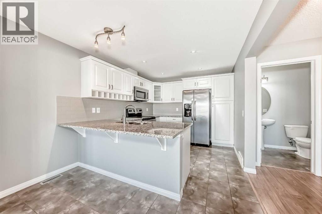 147 Windford Crescent SW — photo 4