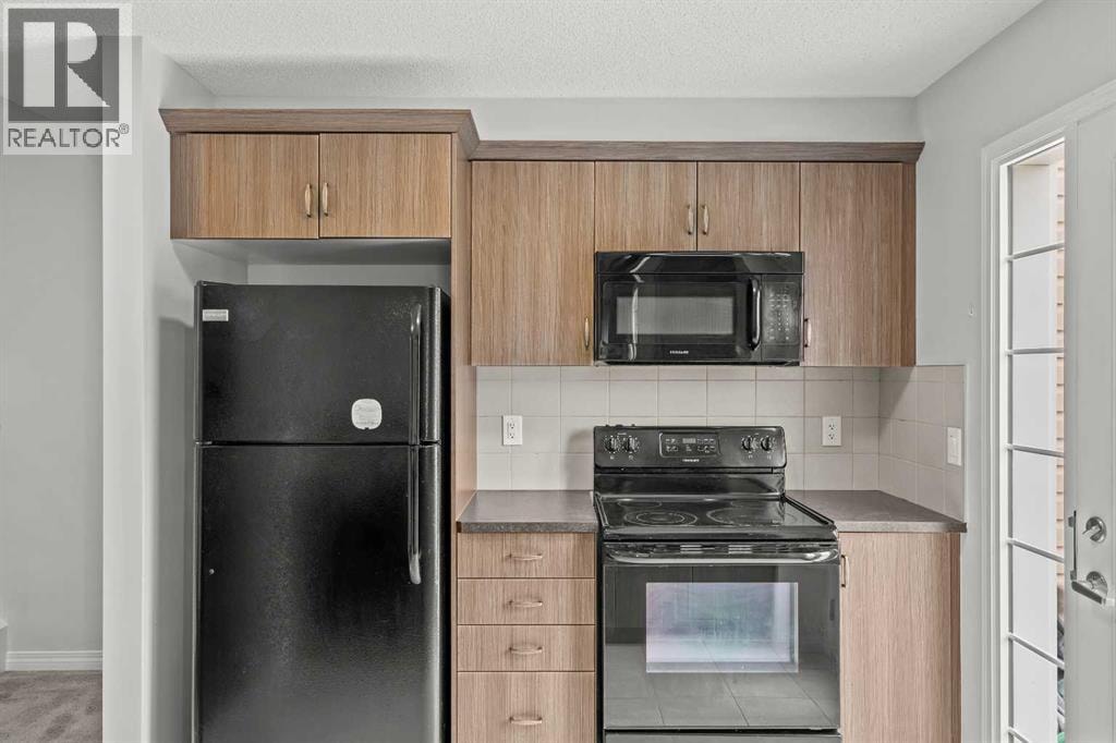 11 Windford Crescent SW — photo 8