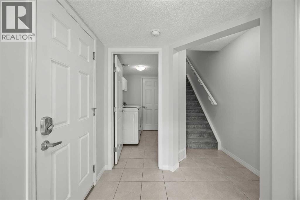 11 Windford Crescent SW — photo 5