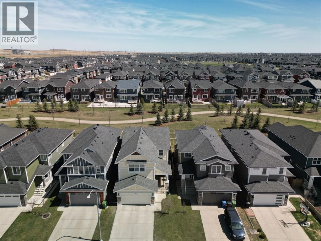 30 Redstone Parade NE — photo 5