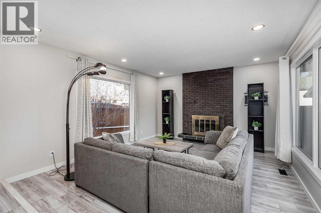 3394 Breton Close NW — photo 3