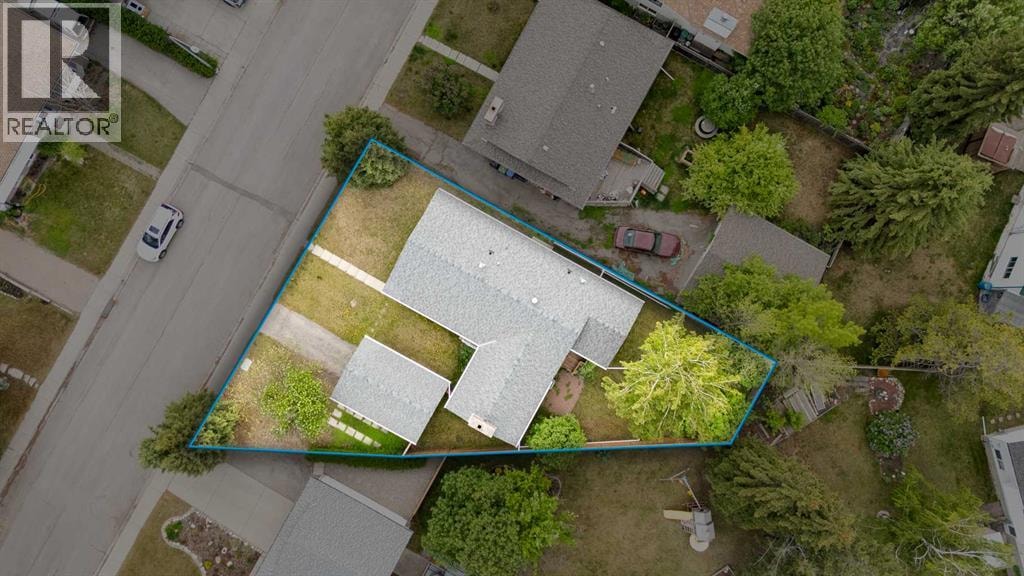 3394 Breton Close NW — photo 37