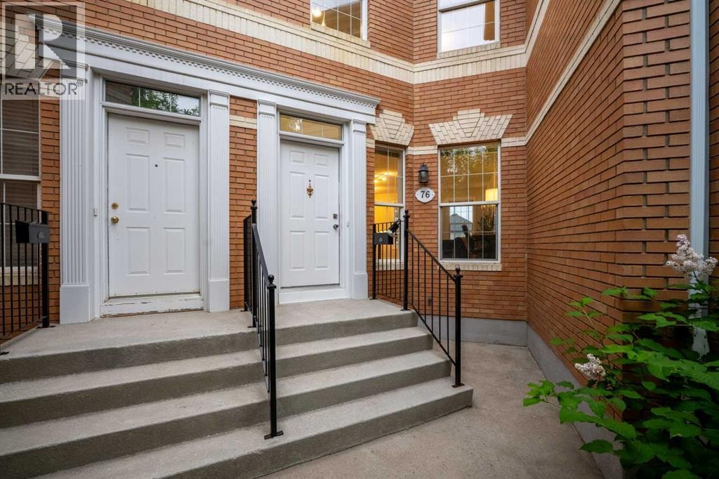 76 Inverness Square SE — photo 2