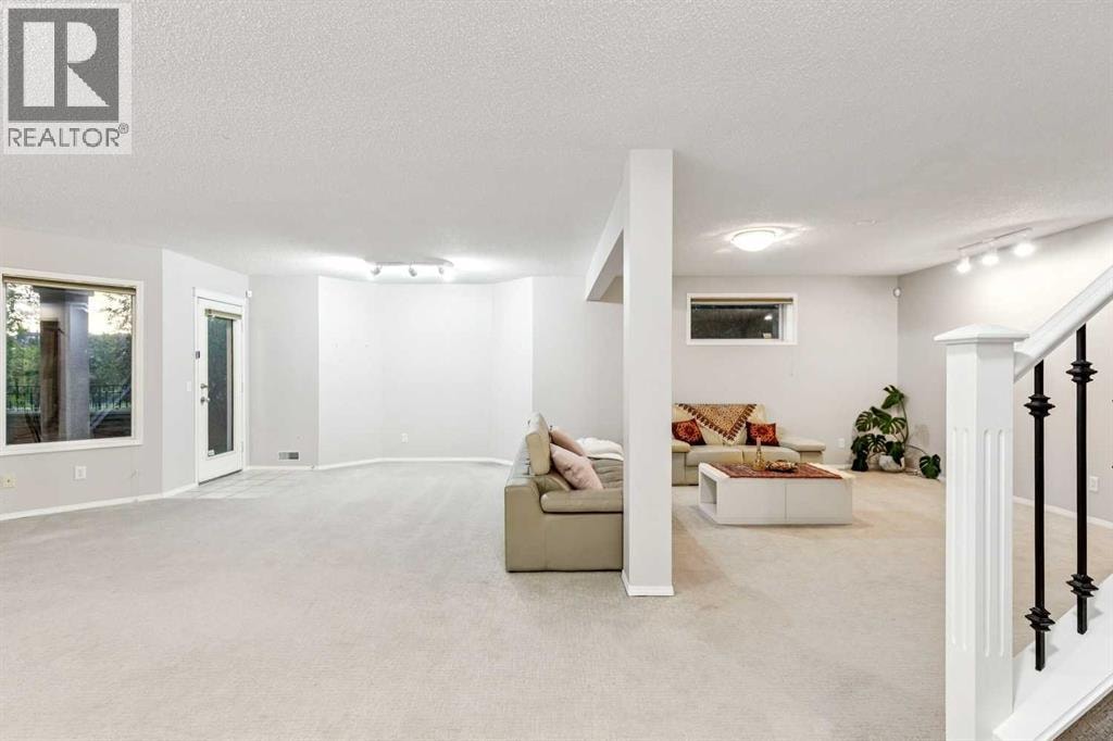 5 Royal Crest Terrace NW — photo 31