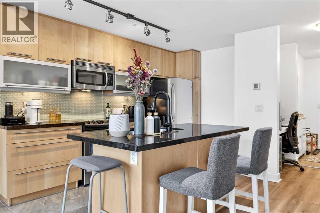 302, 215 13 Avenue SW — photo 8