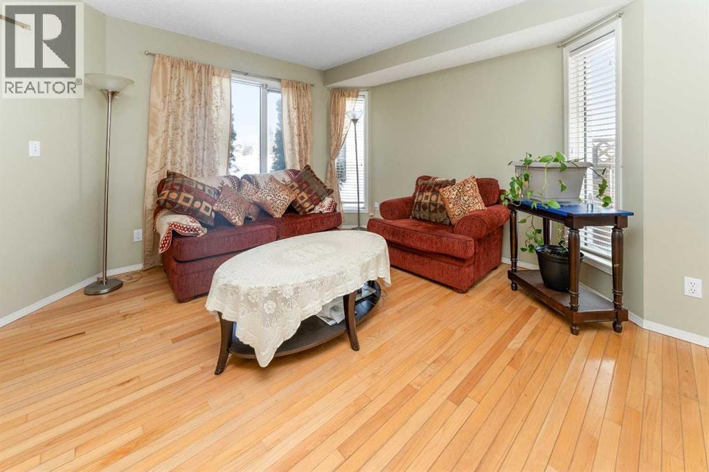 63 Hawkmount Green NW — photo 3
