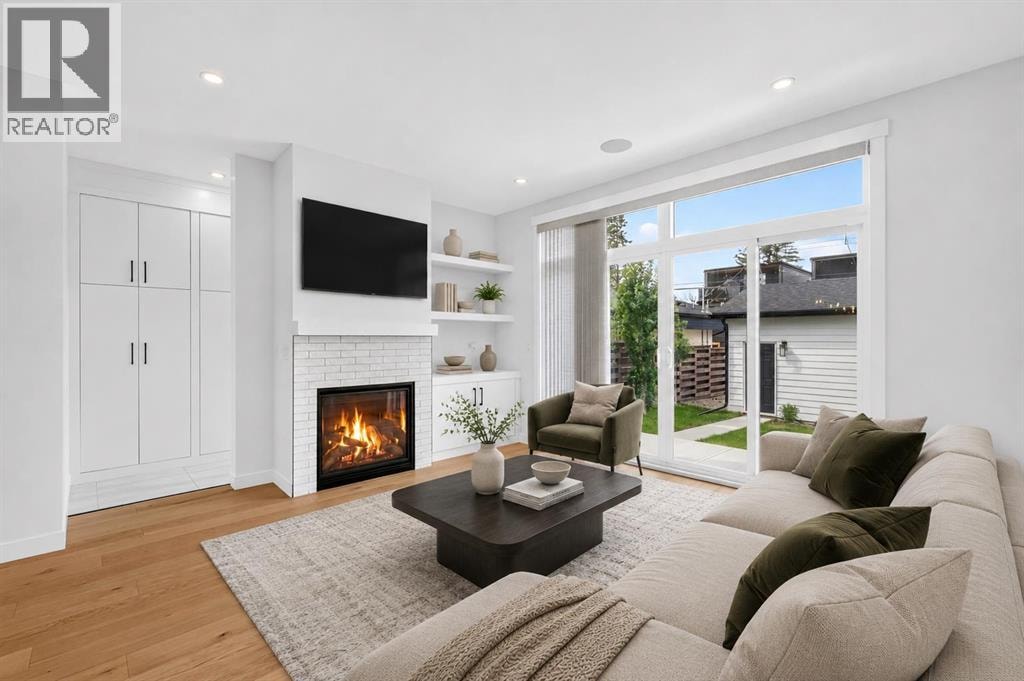 1746 49 Avenue SW — photo 16