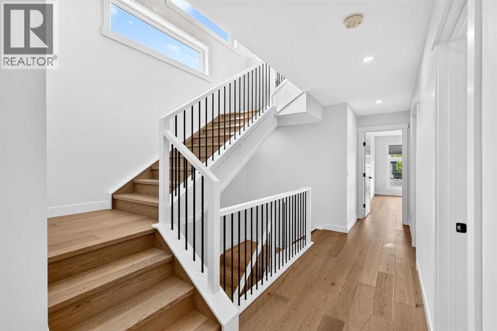 1746 49 Avenue SW — photo 21