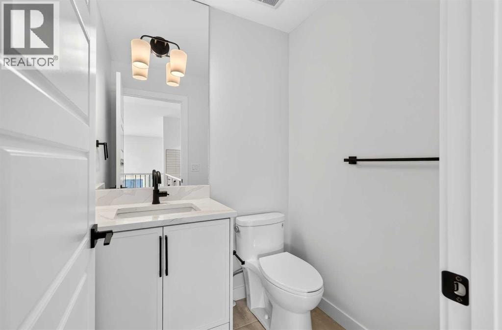 1746 49 Avenue SW — photo 37