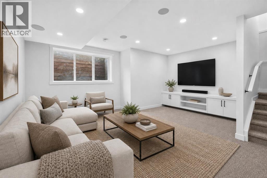 1746 49 Avenue SW — photo 42