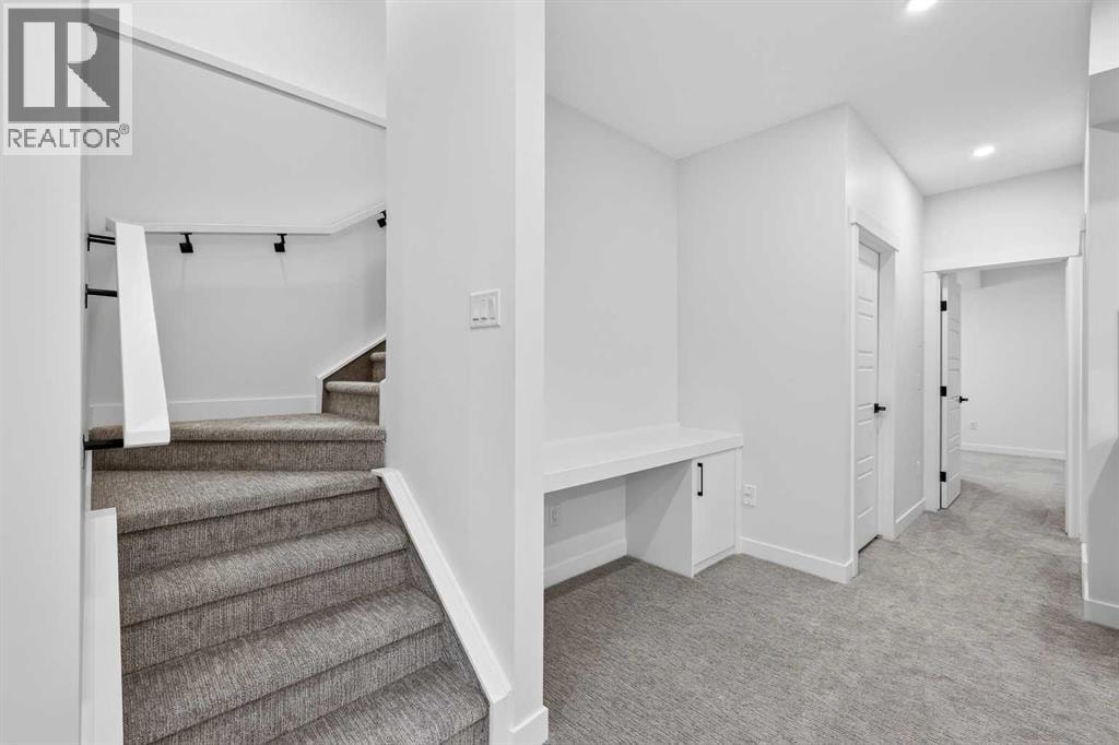 1746 49 Avenue SW — photo 44