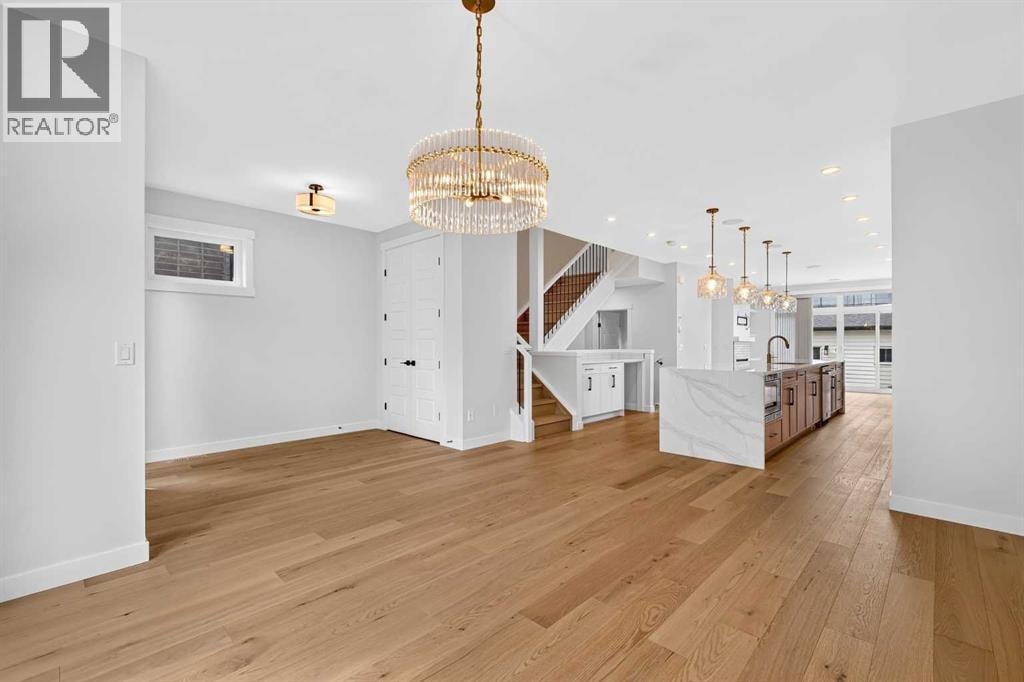 1746 49 Avenue SW — photo 6