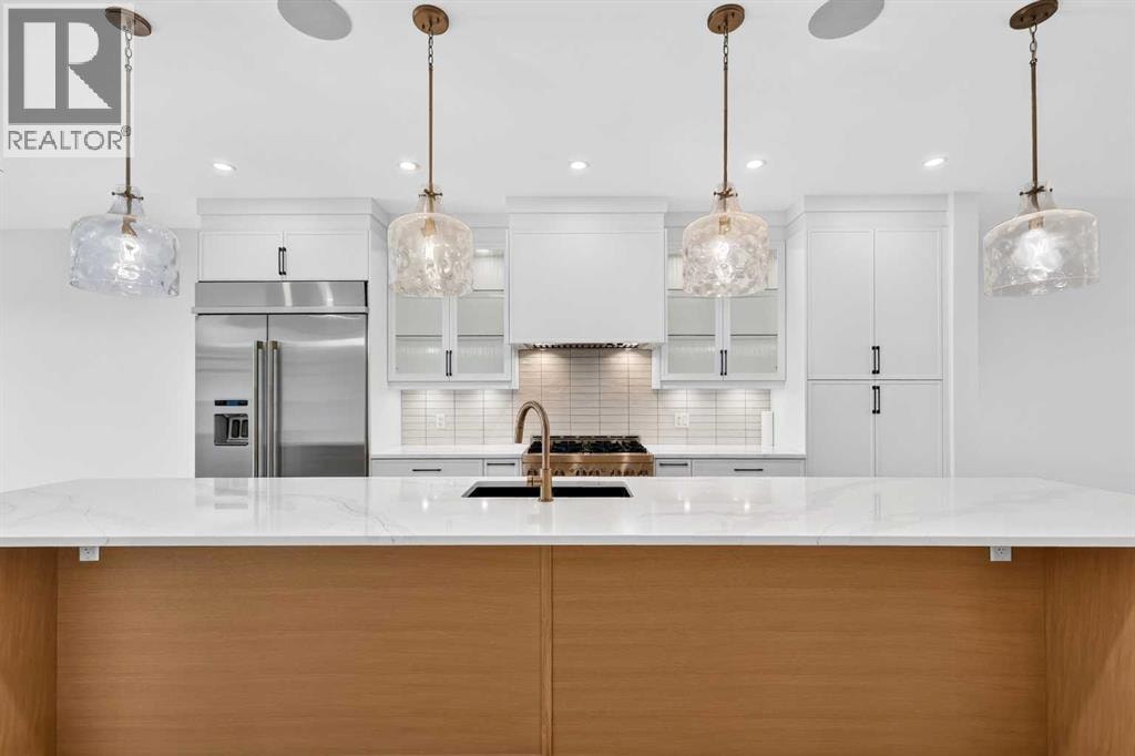 1746 49 Avenue SW — photo 9
