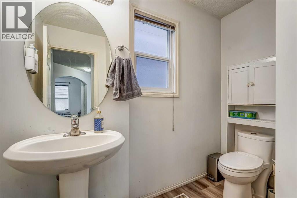 84 Saddletree Close NE — photo 10