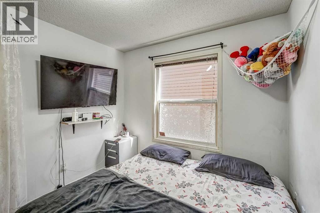 84 Saddletree Close NE — photo 8
