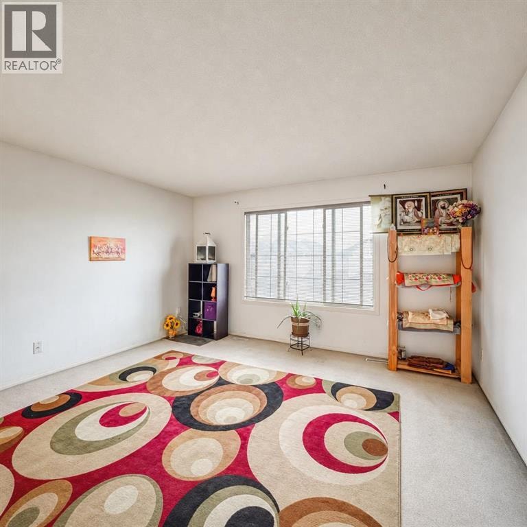 84 Saddletree Close NE — photo 18