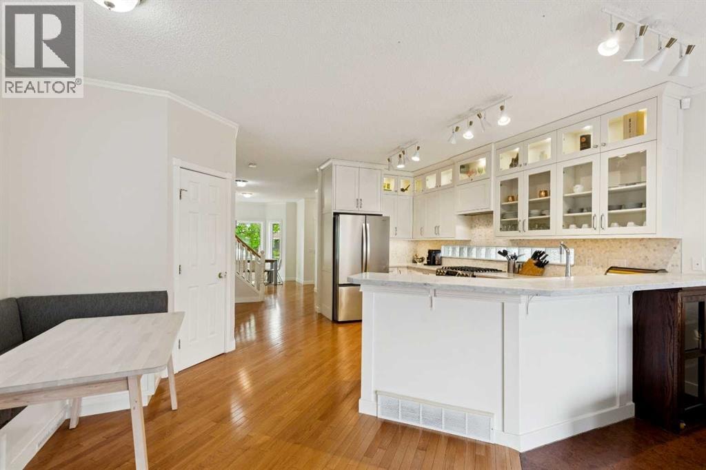 718 53 Avenue SW — photo 11