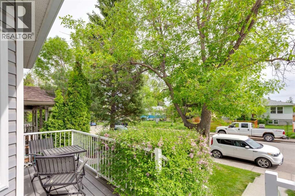 718 53 Avenue SW — photo 2