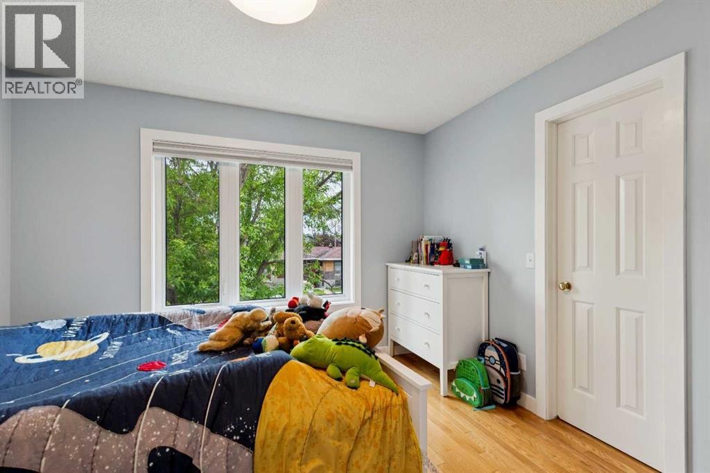 718 53 Avenue SW — photo 24