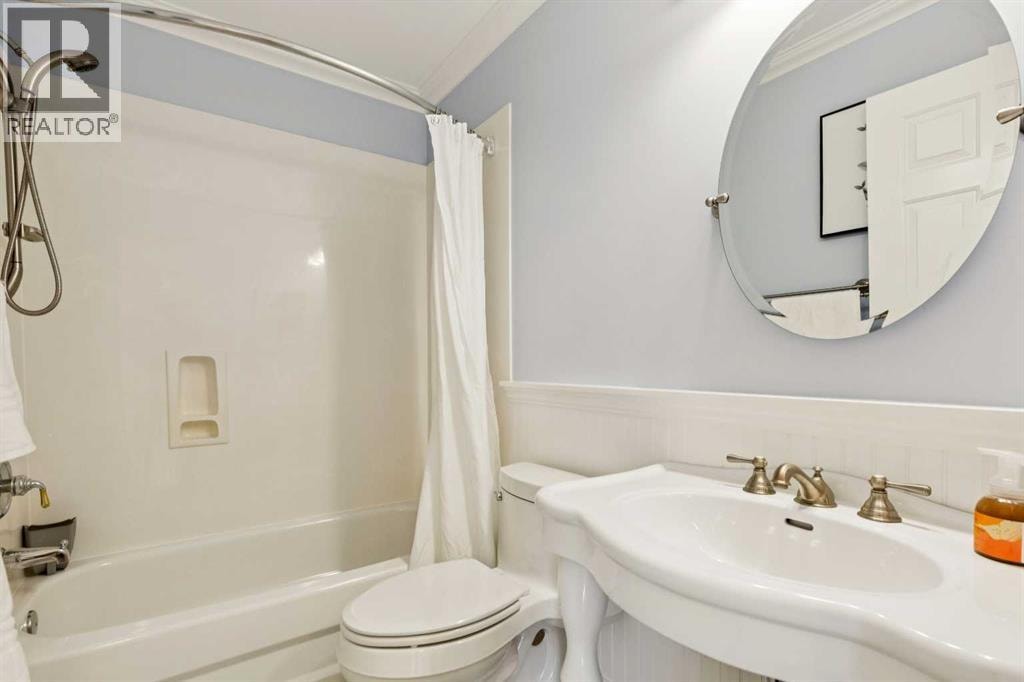 718 53 Avenue SW — photo 26