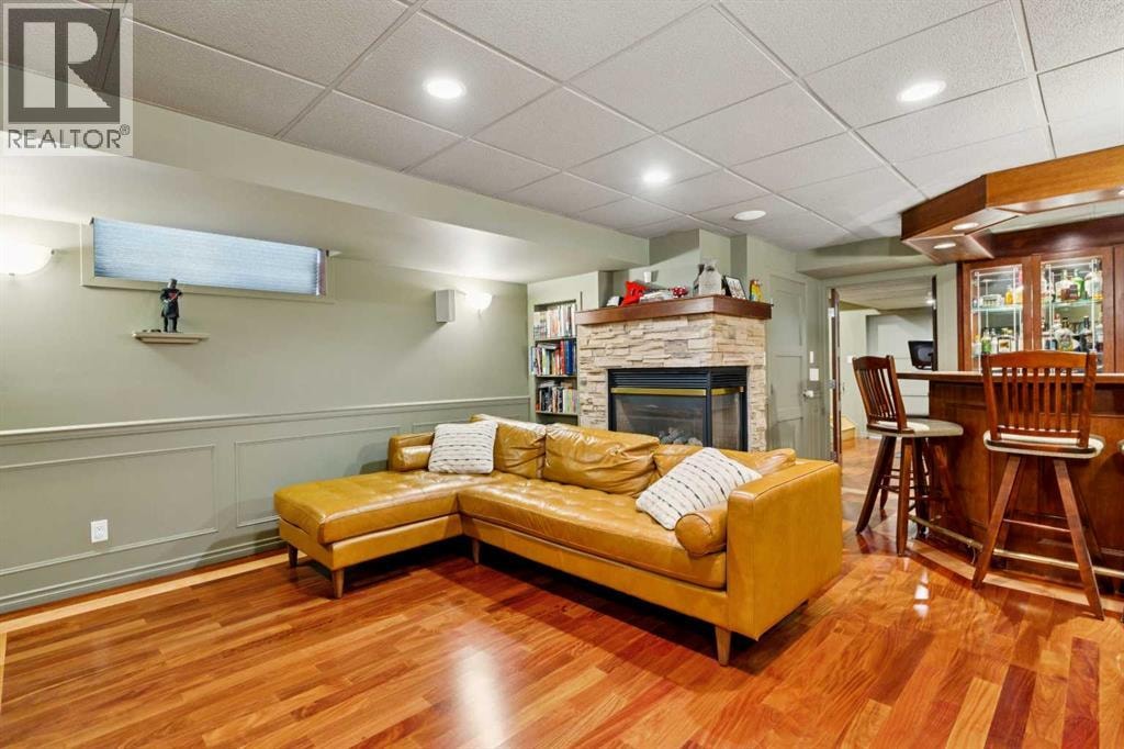 718 53 Avenue SW — photo 30