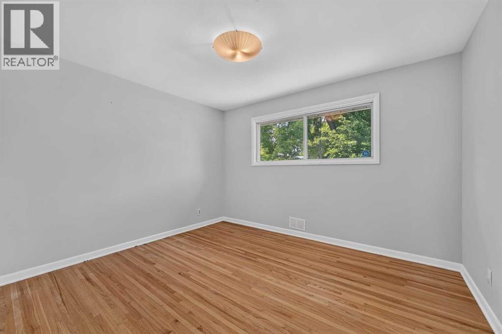 136 Hendon Drive NW — photo 11