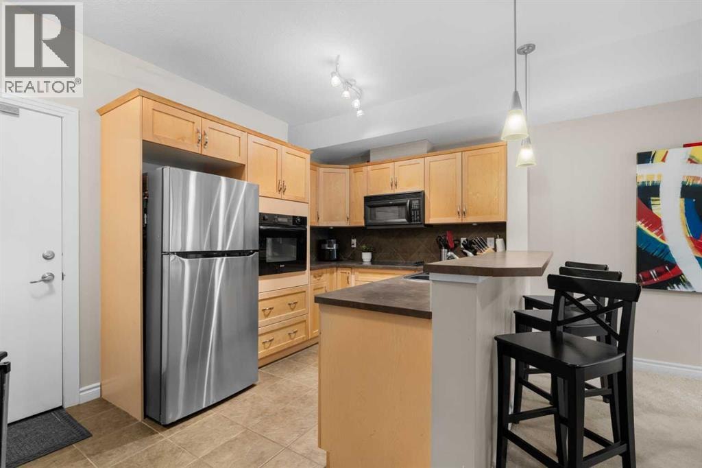 117, 60 Royal Oak Plaza NW — photo 3