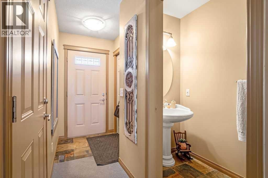 49 Spring Meadows Bay — photo 2