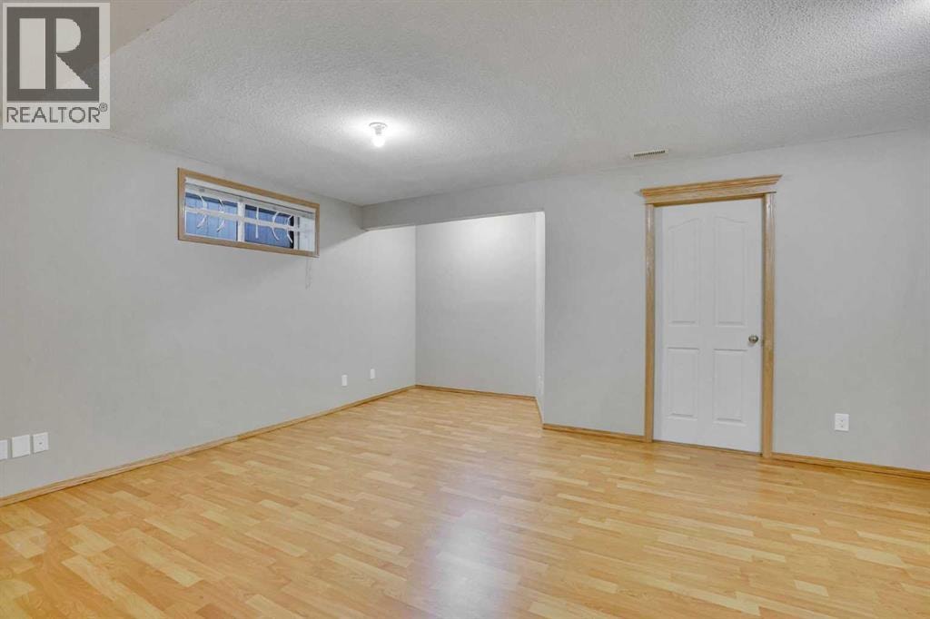 75 Taralea Crescent NE — photo 31