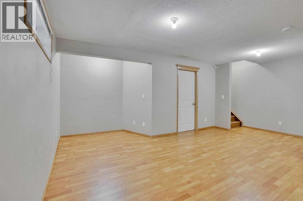 75 Taralea Crescent NE — photo 32