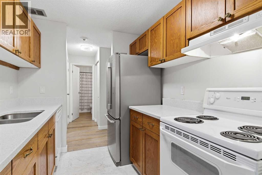 310, 550 Westwood Drive SW — photo 2