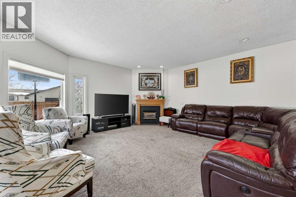 5835 28 Avenue NE — photo 15