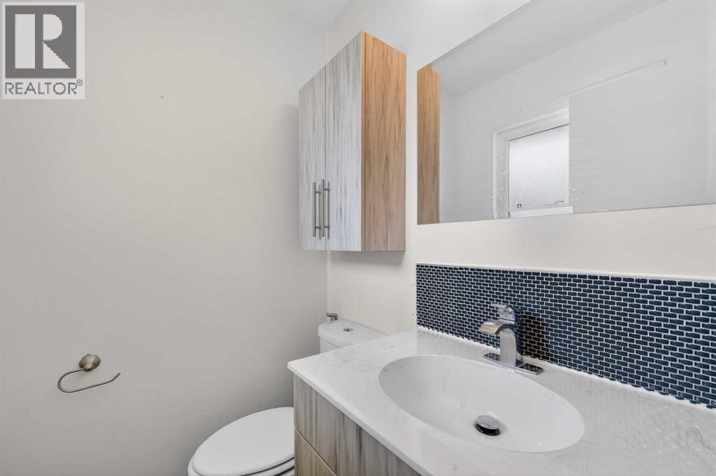 5835 28 Avenue NE — photo 23