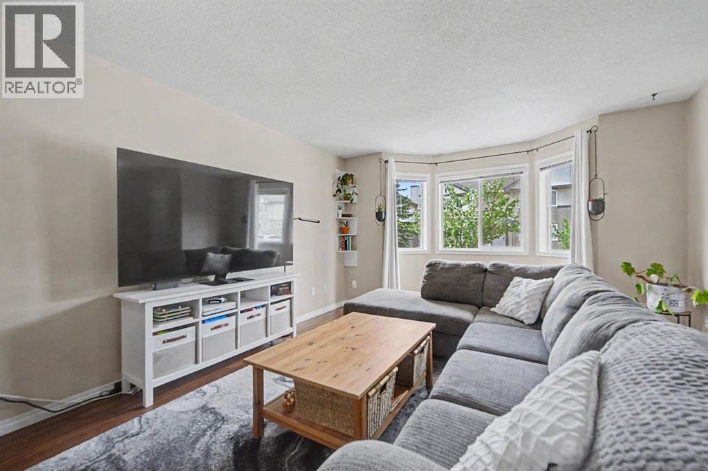 65 Royal Birch Villas NW — photo 4