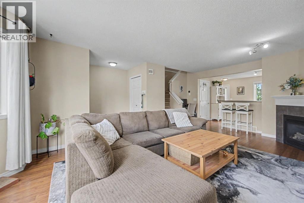 65 Royal Birch Villas NW — photo 6