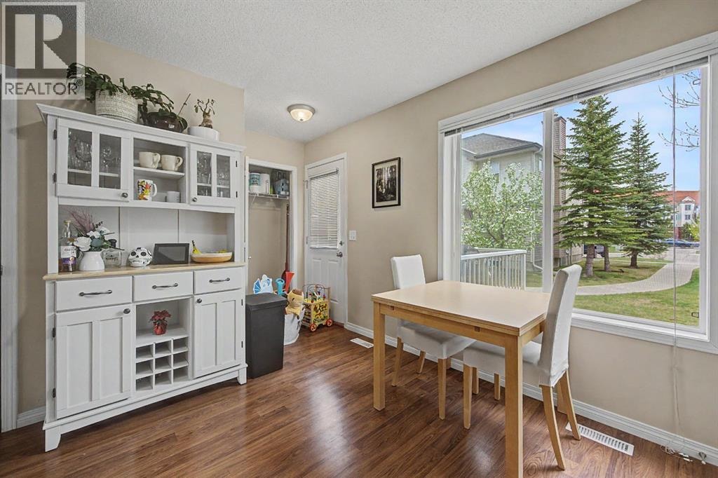 65 Royal Birch Villas NW — photo 7