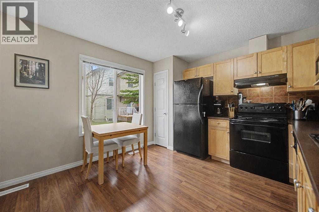 65 Royal Birch Villas NW — photo 8