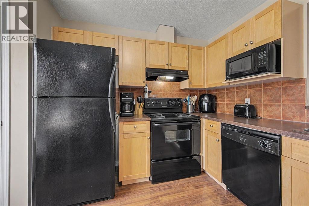 65 Royal Birch Villas NW — photo 10