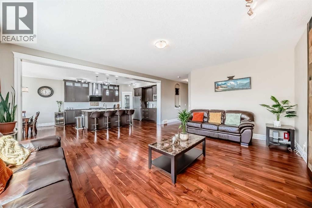 75 Silverado Bank Gardens SW — photo 21