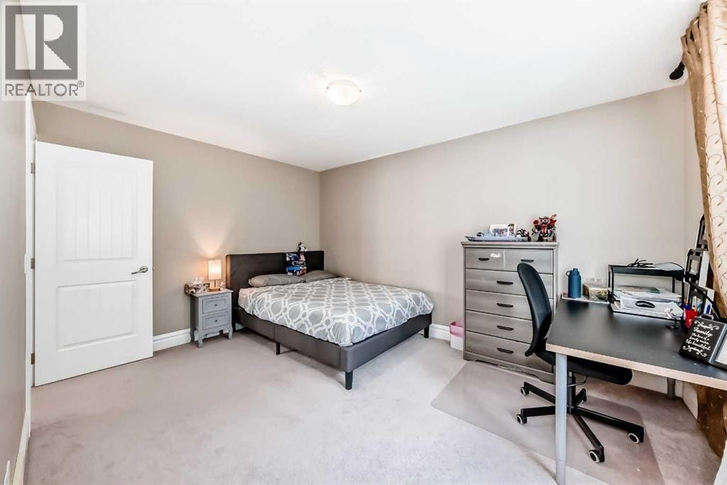 75 Silverado Bank Gardens SW — photo 31