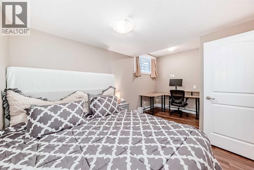 75 Silverado Bank Gardens SW — photo 42