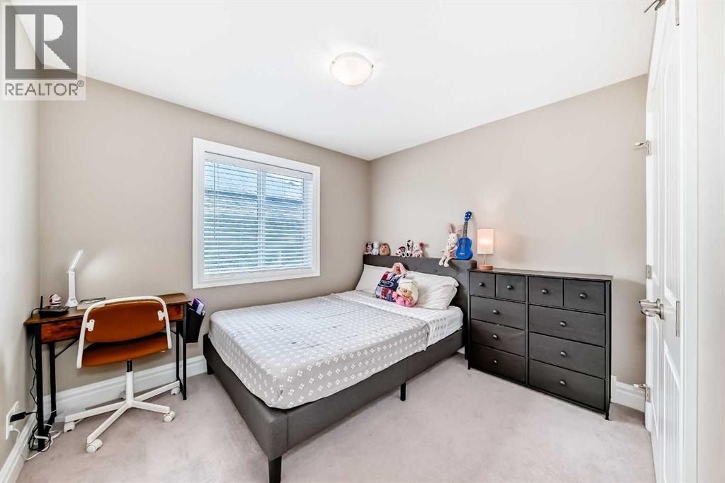 75 Silverado Bank Gardens SW — photo 33