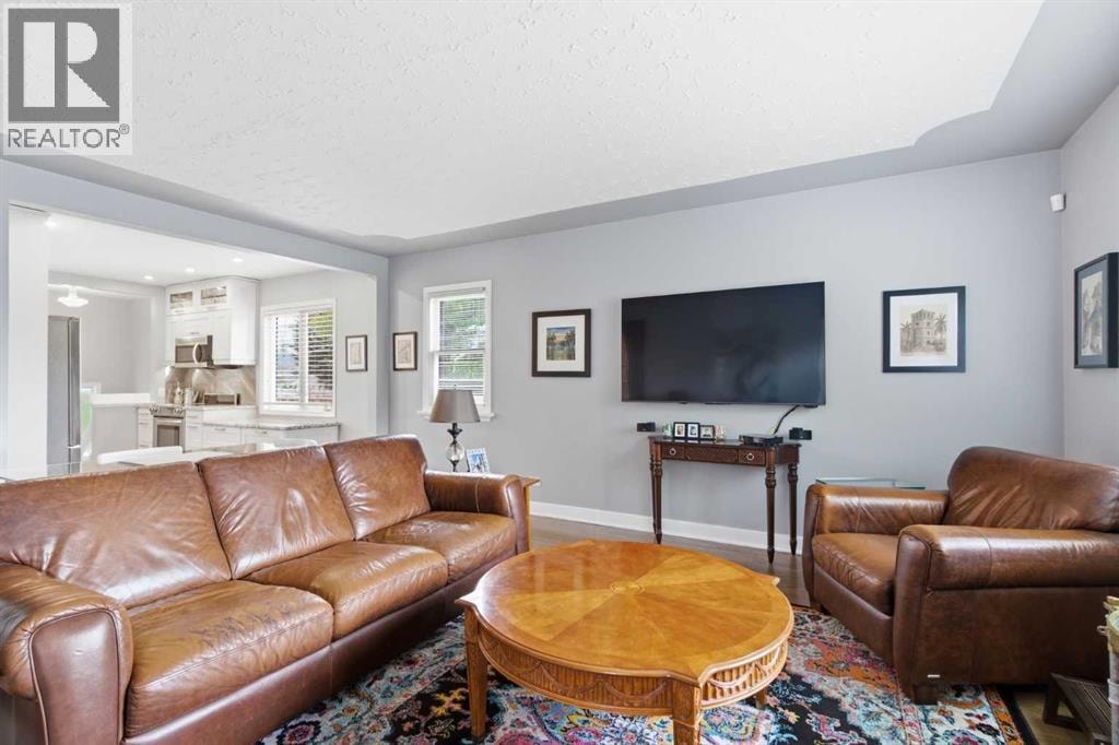 1945 Mountview Crescent NE — photo 4