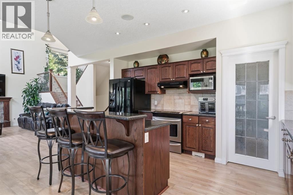 21 Royal Ridge Hill NW — photo 13