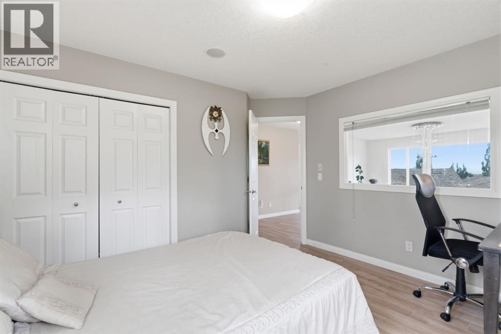 21 Royal Ridge Hill NW — photo 30